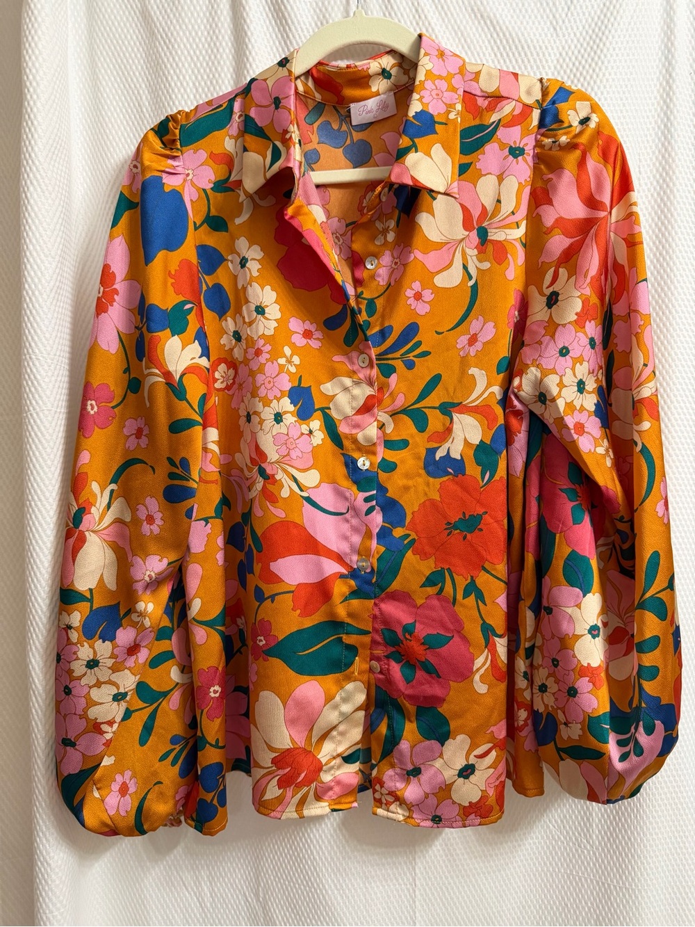 Title: Pink Lily Retro Floral Satin Button Down Blouse Size Large
